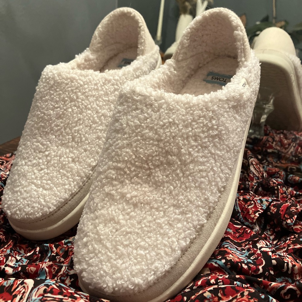 White Toms